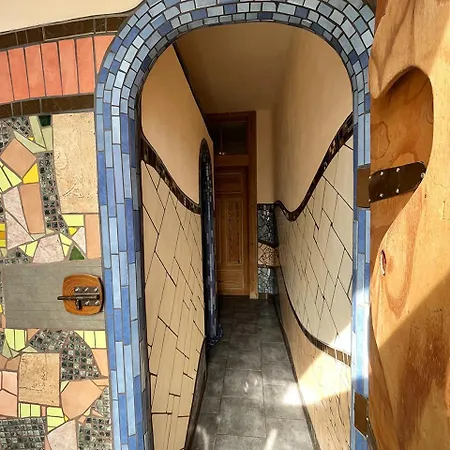 Homeplanet Hostel *